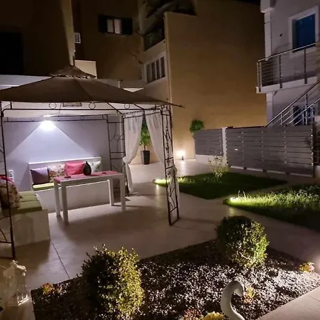 Fiore , 200m From Square Hébergement de vacances