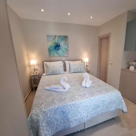 Fiore , 200m From Square *