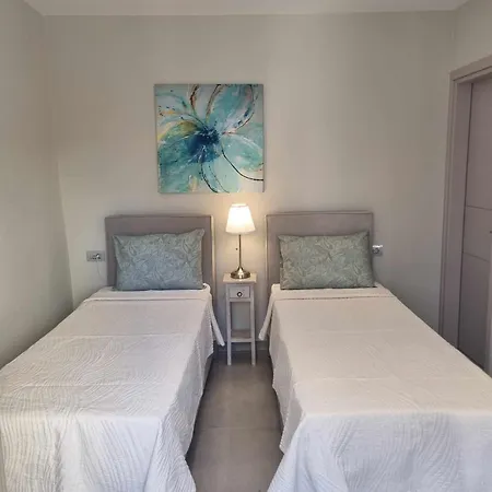 Fiore , 200m From Square アルゴストリオン