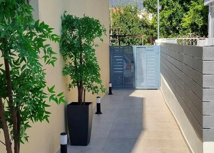 Fiore , 200m From Square